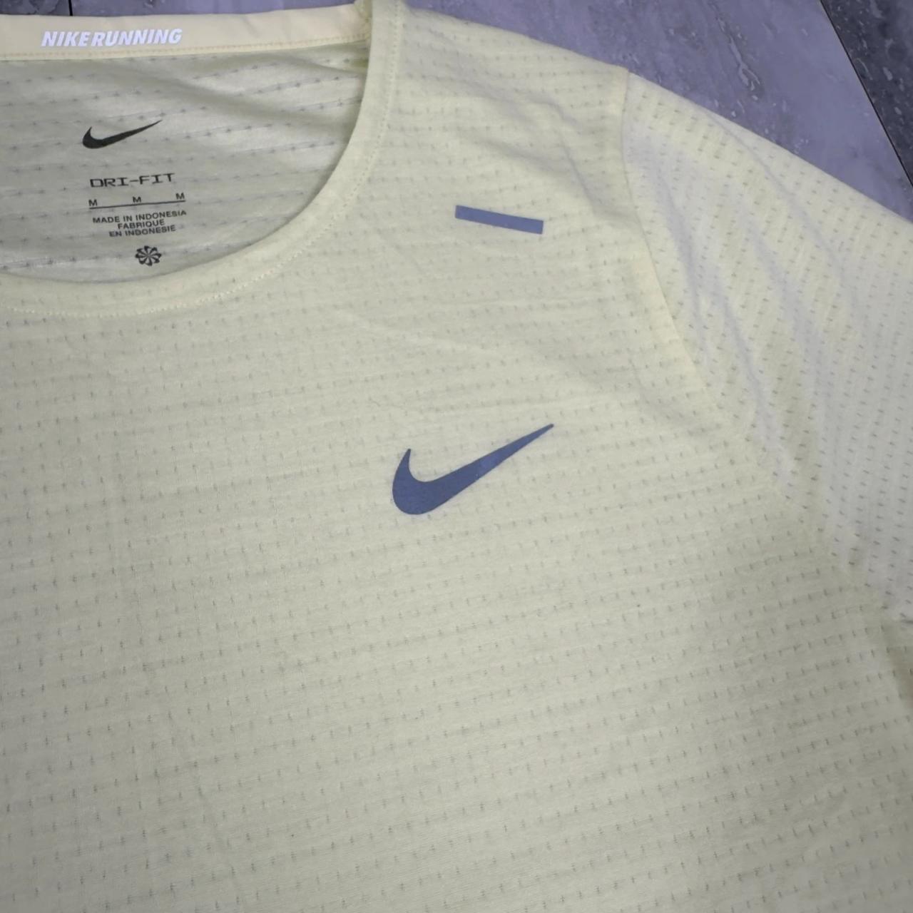 Nike Miler Top
