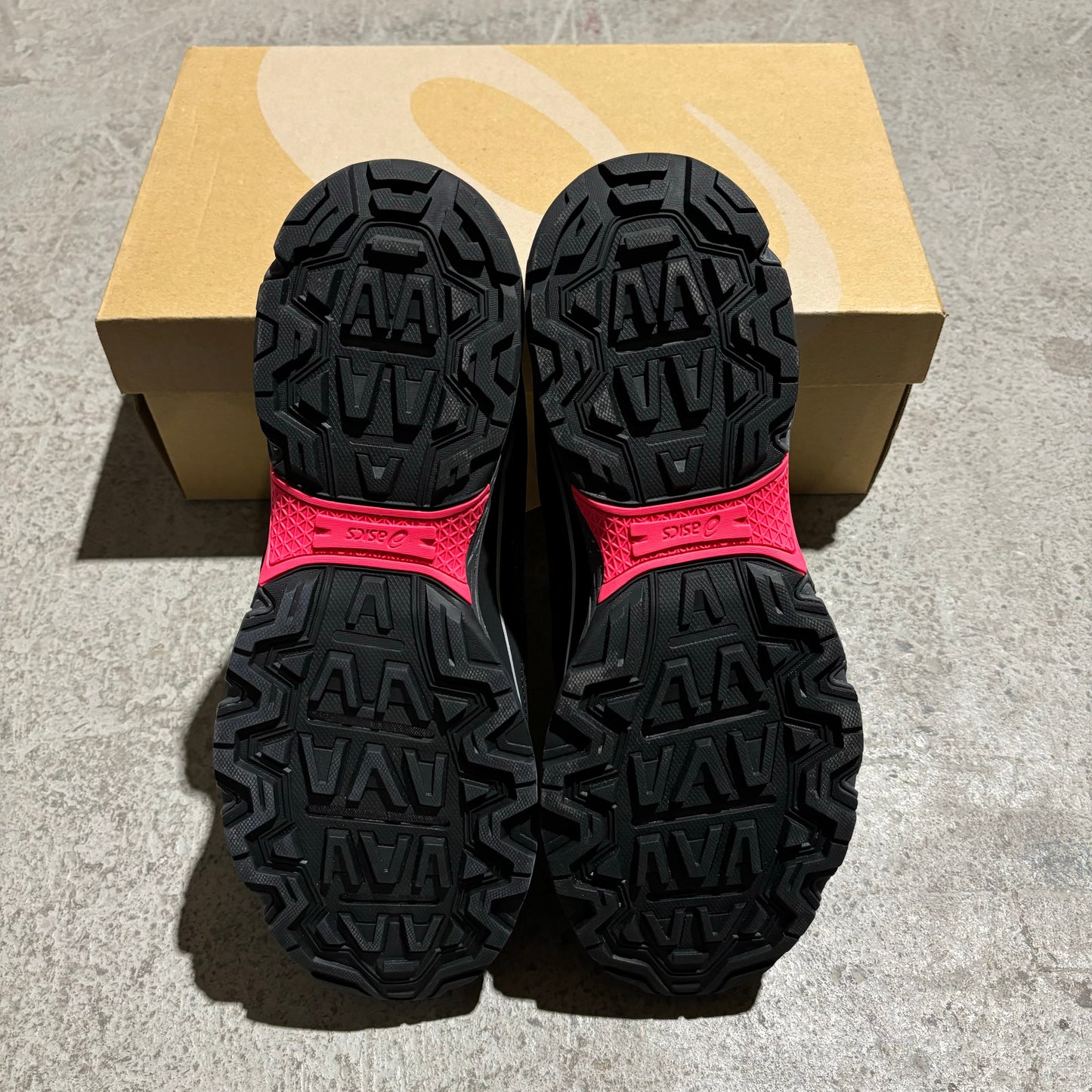 ASICS Gel Venture 6 Black/Red