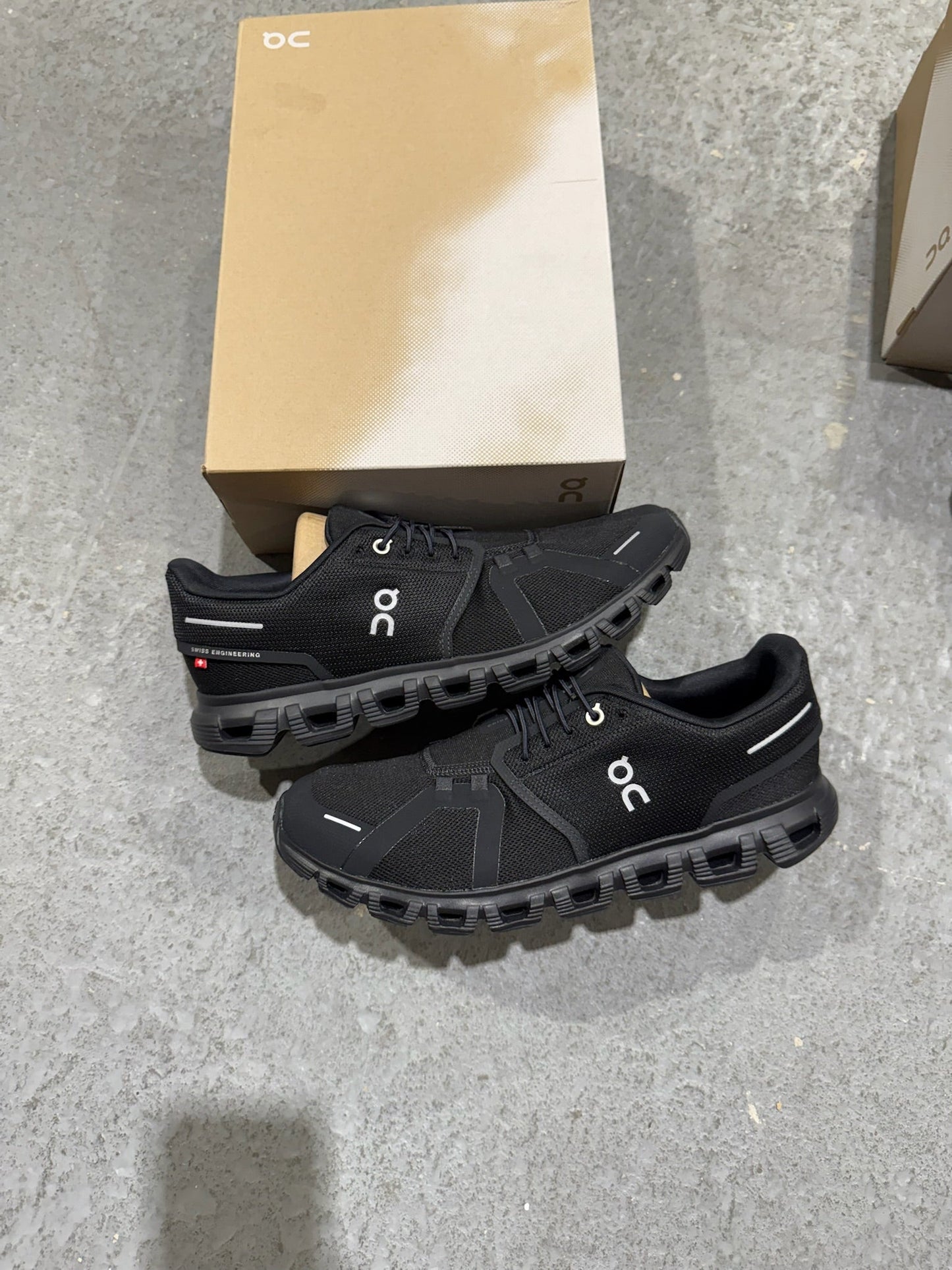 On Cloud 6 Triple Black