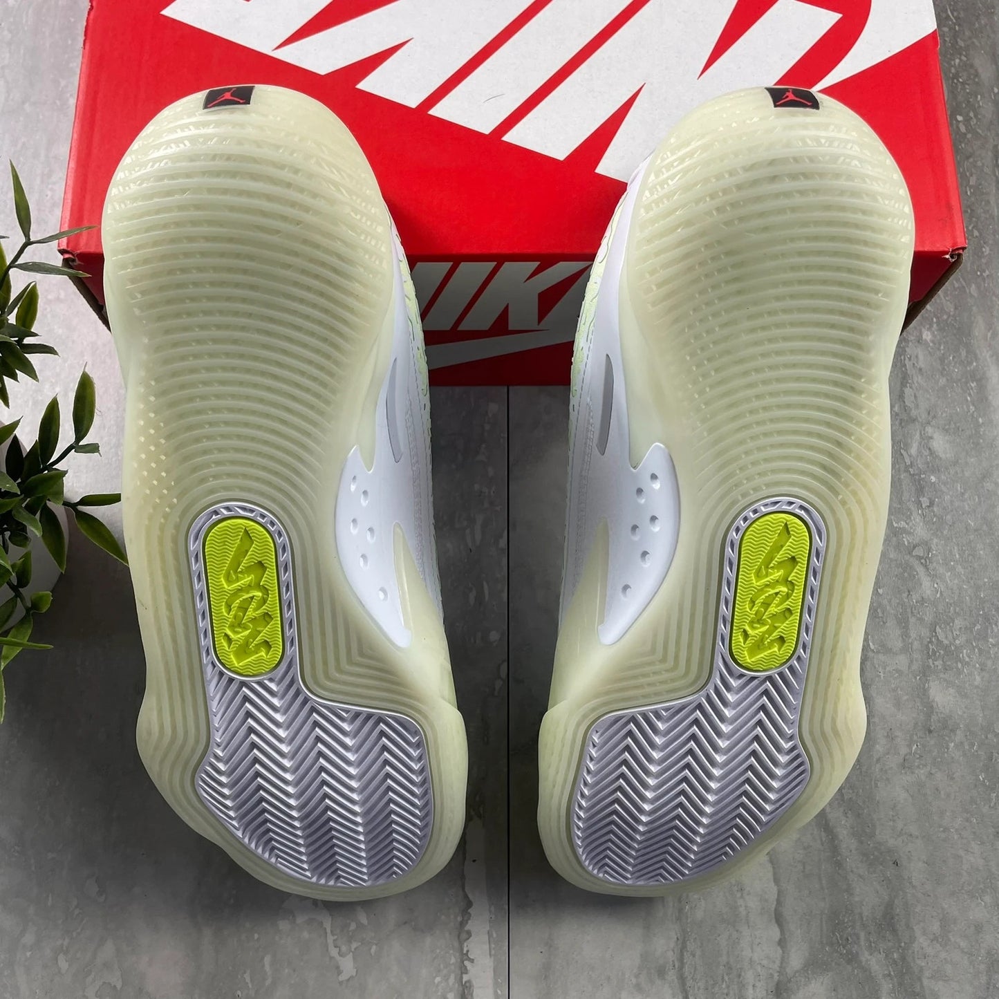 Nike Zion 3 - Neon Green