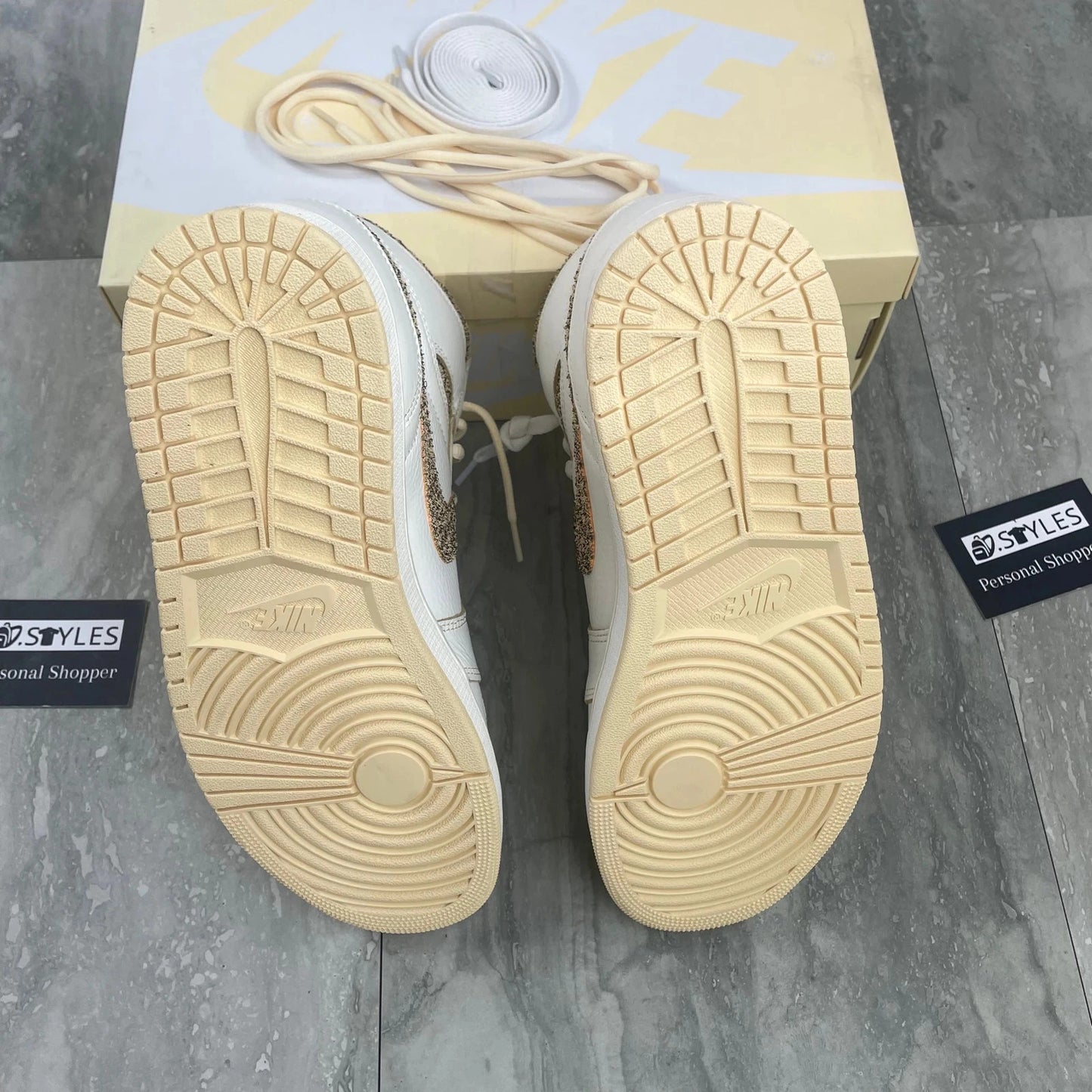 Jordan 1 High Retro - White Sand