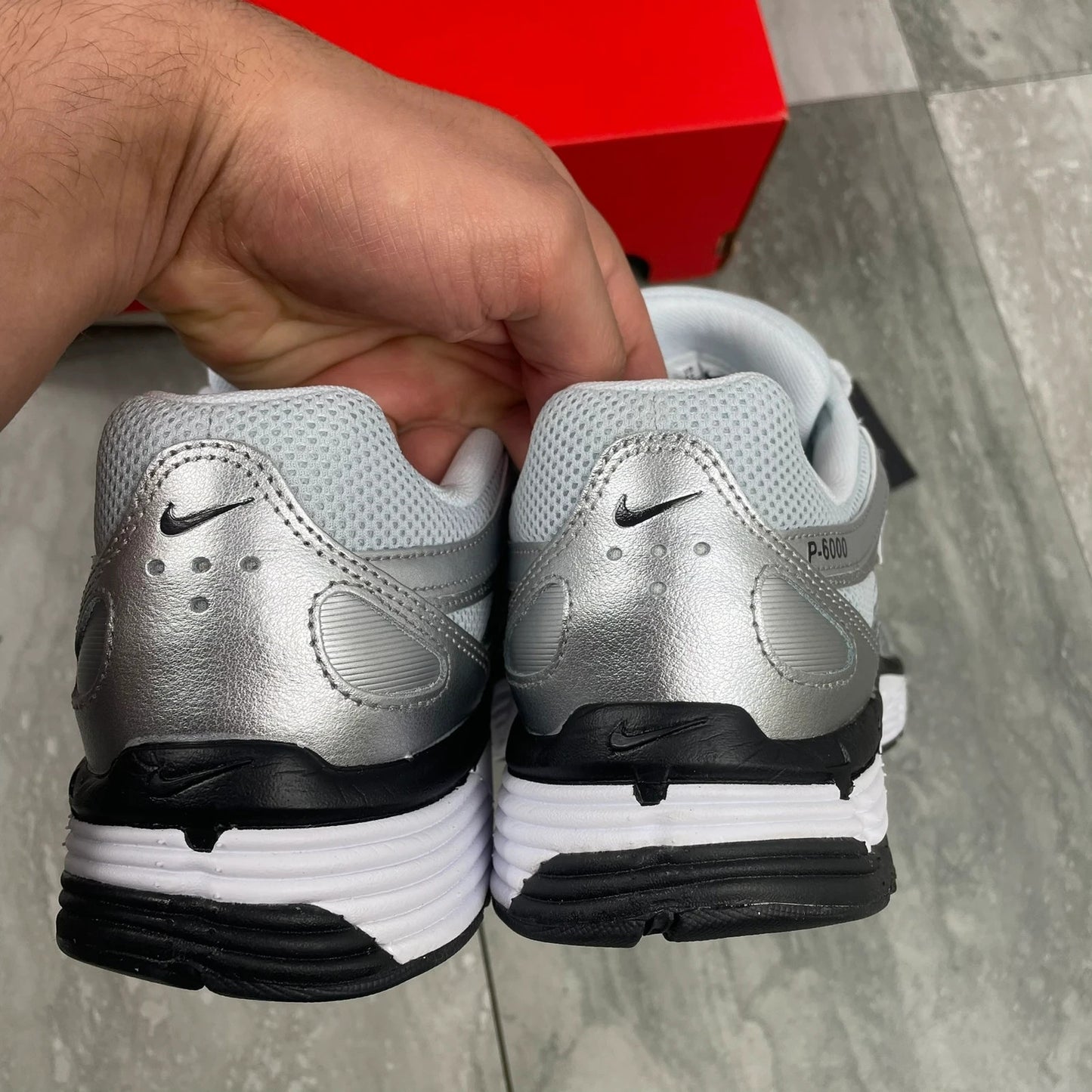 Nike P-6000 metallic silver - black badge